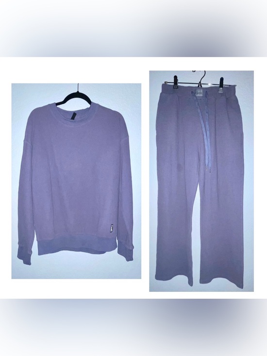 Comfrt Tops - Comfrt stone blue waffle SET - Cozy Crewneck Top & Drawstring Pants